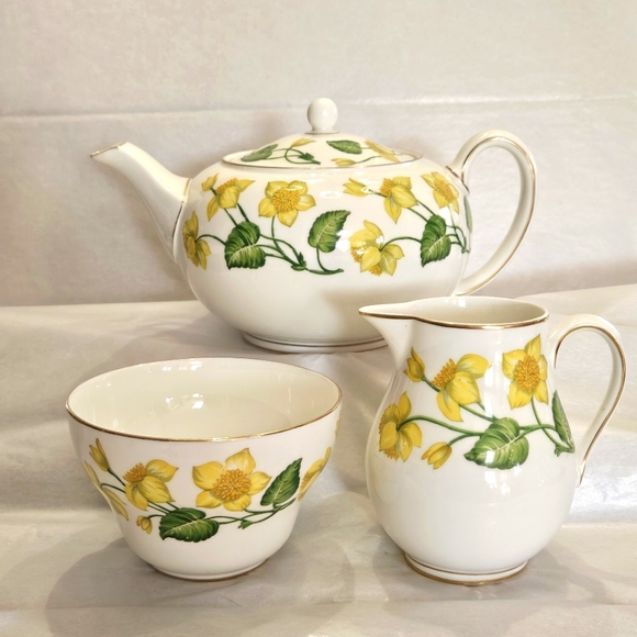 3 pc Wedgwood "King cup" pattern Teapot with Cream and Sugar. - Picture 1 of 15